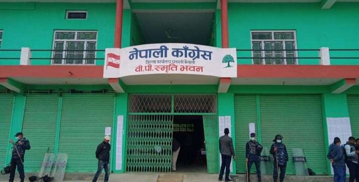 काँग्रेस कैलालीको नयाँ नेतृत्वका लागि तीन प्यानल प्रतिस्पर्धामा, आज मतदान हुँदै