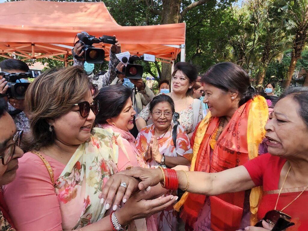 सभामा जाने तर भोटर कहाँ नजाने गर्दा म फसेँ अब सभाभन्दा घर घरमा गएर मतदाता भेटौँ : डा. आरजु