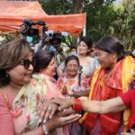 सभामा जाने तर भोटर कहाँ नजाने गर्दा म फसेँ अब सभाभन्दा घर घरमा गएर मतदाता भेटौँ : डा. आरजु