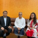 एअरपोर्टमा बाबुराम, बर्षमान र रेखाको जम्का भेट, बाबुरामले लेखे ‘नलाऊ माया दुइतिर..’