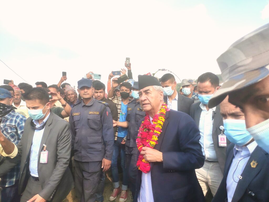 गृहपालिकामा पुगेर देउवाले भने ‘म यहीँ ठाँउको मान्छे हुँ, यहीँ बस्ने हुँ।’