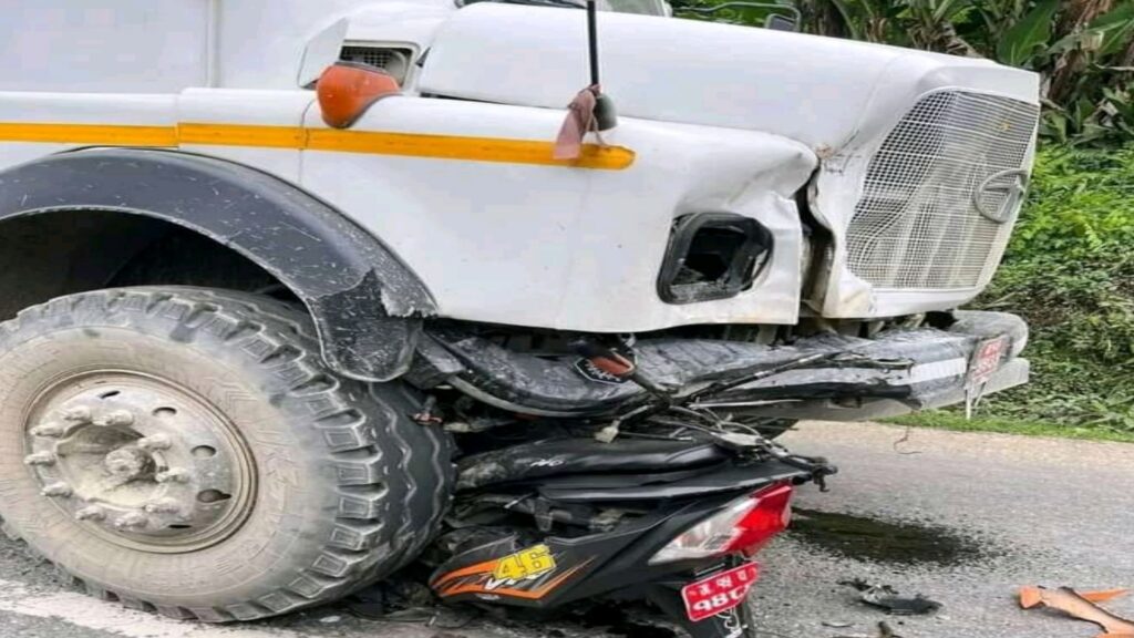 टिपरको ठक्करबाट २१ बर्षिय स्कुटर चालकको मृत्यु