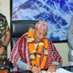 मन्त्री पद सपथ लिदै मेटमणि चौधरीले भने- ‘थ्री हण्ड्रेड, फोर हण्ड्रेडको स्पीडमा हिँड्छु’