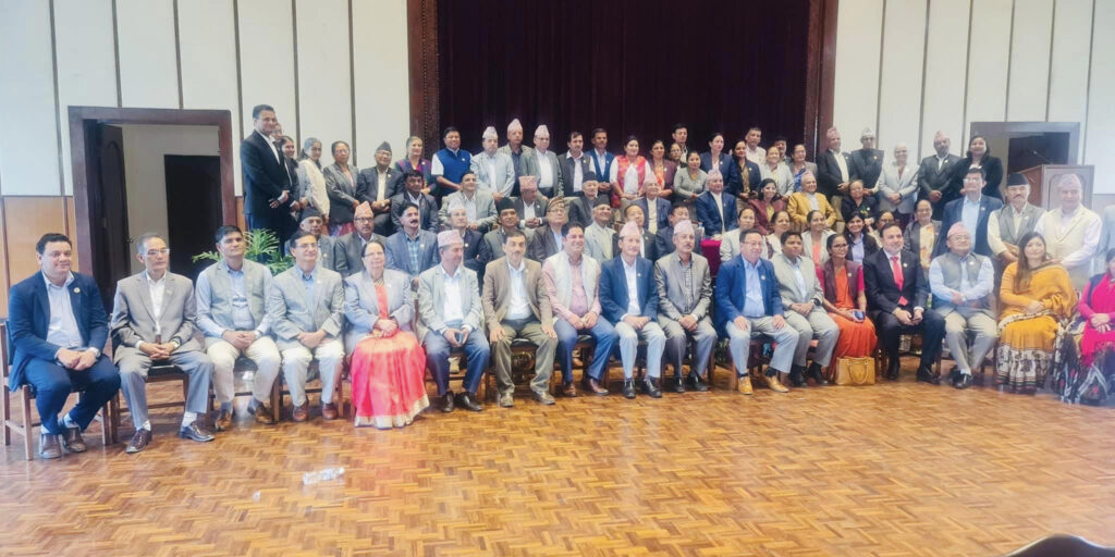 एमाले संसदीय दलमा ओलीले गरे अन्तिम सम्बोधन, सामूहिक फोटो खिचाएर विदाइ भए सांसद