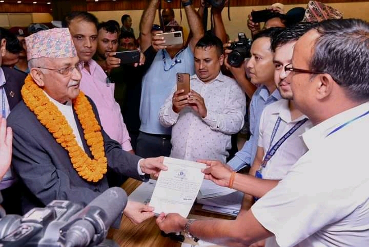झापा- ५ मा ओलीविरुद्ध  २६ जनाकाे उम्मेदवारी