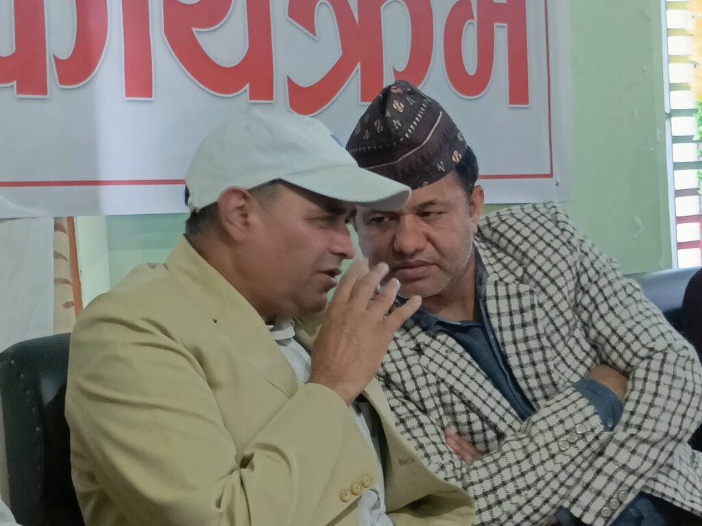डडेल्धुरा चुनाव: उहिले प्रतिस्पर्धी, अहिले सहयात्री !