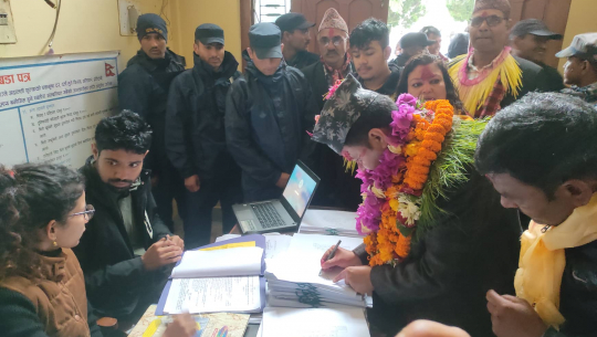 देउवाविरुद्ध कर्ण मल्लको उम्मेदवारी दर्ता