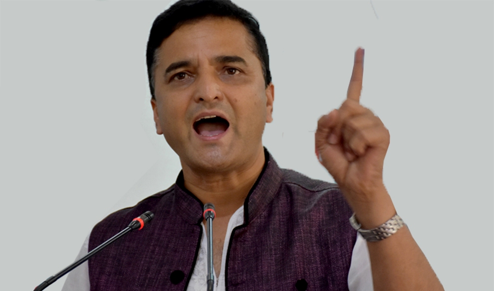 योगेश भट्टराईले मतदातालाई ‘थप्पड हान्छु’ भन्दै थर्काएको भिडियो भाइरल (भिडियो)
