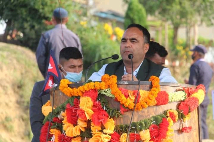 देउवाको प्रतिस्पर्धी कोही छैन : नैनसिंह महर