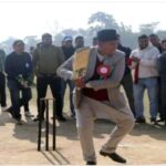 ब्याटिङ्ग गर्दै सुदूरपश्चिमका मुख्यमन्त्री रावल !