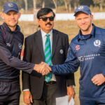 स्कटल्याण्डविरुद्ध टस जितेर फिल्डिङ गर्दै नामिबिया