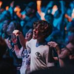 कन्सर्टमा चिच्याउँदा फोक्सोमा प्वाल परेपछि…