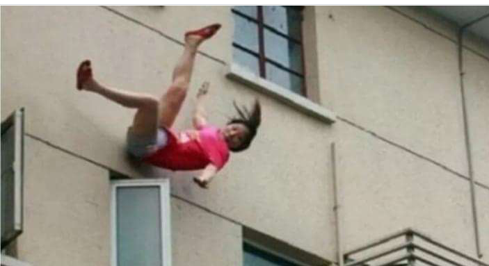 कक्षा ९ अध्ययनरत एक विद्यार्थीले पढ्ने मन नलागेको भन्दै स्कुलमै आत्मदाह गरिन्