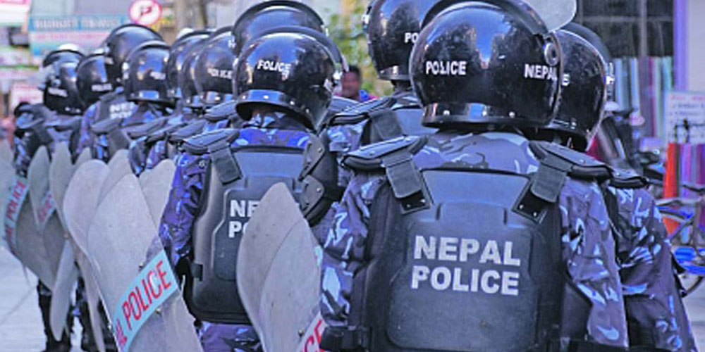 किन पुगे प्रहरीका वरिष्ठ सईहरू सर्बोच्चमा ?