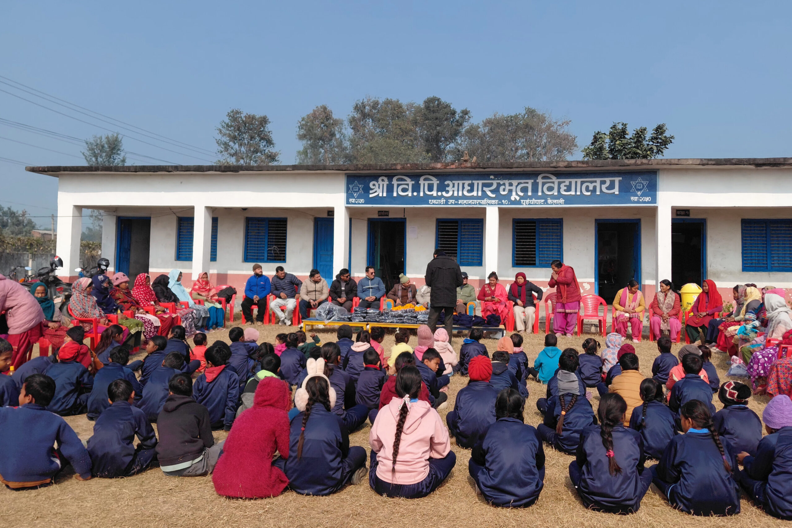 देउसी भैलो खेलेको संकलित रकमबाट बालबालिकालाई न्यानो लुगा सहयोग !