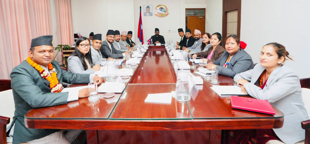 सरकारी कर्मचारीले अब १५-१५ दिनमा तलब पाउने !