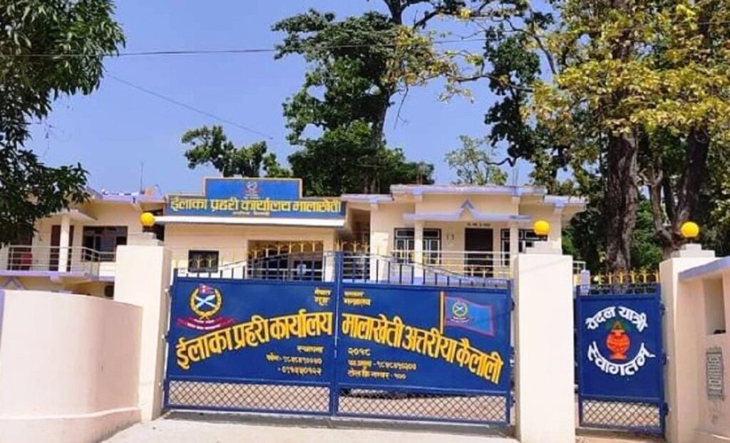 अत्तरियाको एक होटलबाट लागूऔषधसहित होटल सञ्चालक र तीन युवती पक्राउ